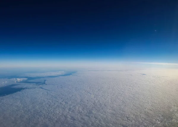 Vista acima das nuvens no céu — Fotografia de Stock