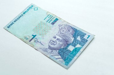 Beyaz arka plan üzerinde Malezya para