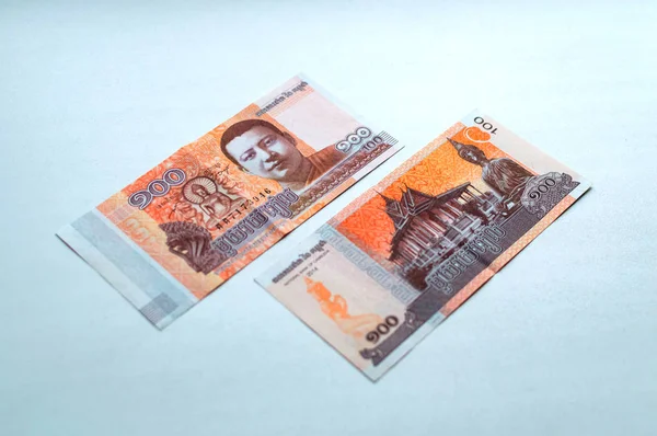 Camboya dinero sobre fondo blanco —  Fotos de Stock