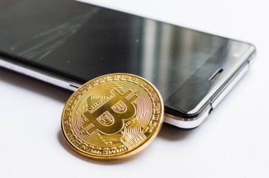 Smartphone cep telefonu ile altın bitcoin