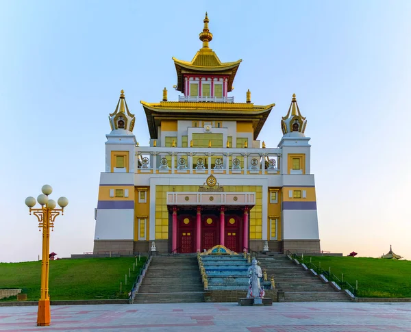 Buddhist temple Golden Abode of Buddha Shakyamuni in Elista, Republic of Kalmykia, Russia — Stock Photo, Image