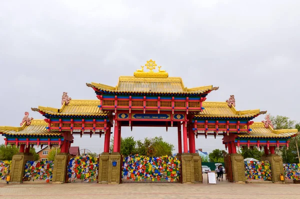 Buddhist temple Golden Abode of Buddha Shakyamuni in Elista, Republic of Kalmykia, Russia — Stock Photo, Image