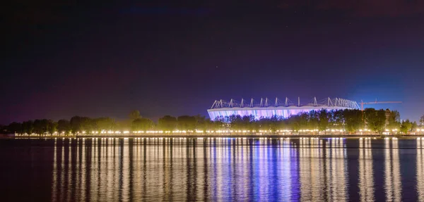 Rusia, Rostov-on-Don, 11 de mayo de 2018: estadio de fútbol Rostov Arena. El estadio para la Copa Mundial de la FIFA 2018. Iluminación nocturna . —  Fotos de Stock