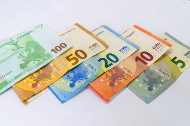 Avro banknotları kırpma yolu ile beyaz üzerine izole