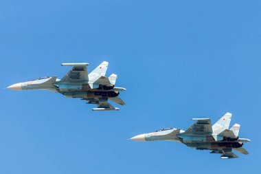 Rostov-on-Don, Rusya, 30 Nisan 2020: Rusya Hava Kuvvetleri 2. Dünya Savaşı 'ndaki zaferin 75' inci yıldönümü kutlamaları için geçit töreni eğitimi