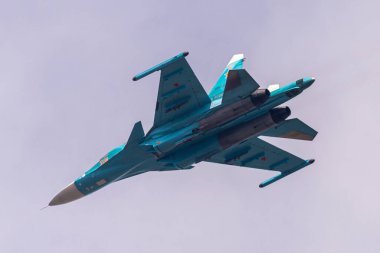 Rostov-on-Don, Rusya, 7 Mayıs 2020: Rusya Hava Kuvvetleri 2. Dünya Savaşı 'ndaki zaferin 75. yıldönümü anısına geçit töreni eğitimi