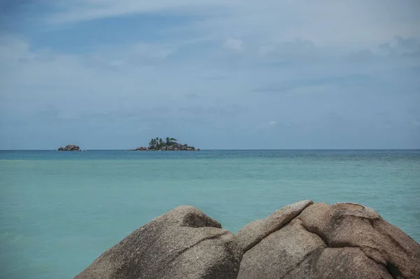 Grote Rotsen Een Eiland Seychellen — Stockfoto
