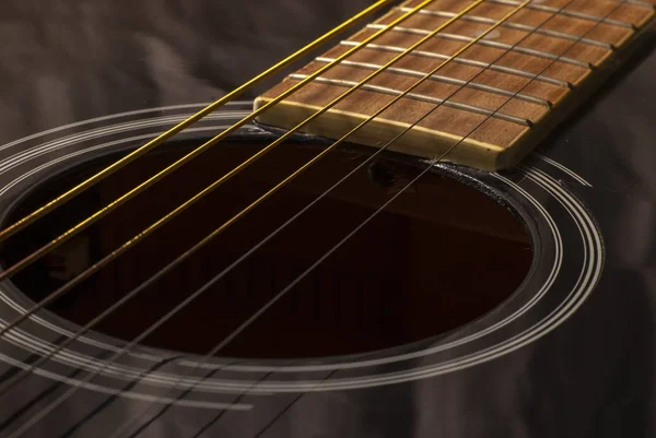 Чорна Шість Струнна Акустична Гітара — стокове фото