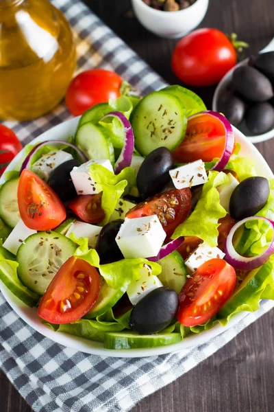 Salada Grega Fresca Feita Tomate Cereja Rúcula Rúcula Feta Azeitonas — Fotografia de Stock