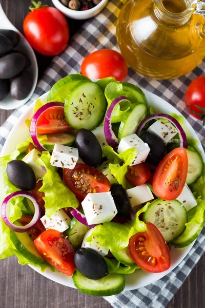 Frisk Grekisk Sallad Gjord Körsbär Tomat Ruccola Rucola Feta Oliver — Stockfoto