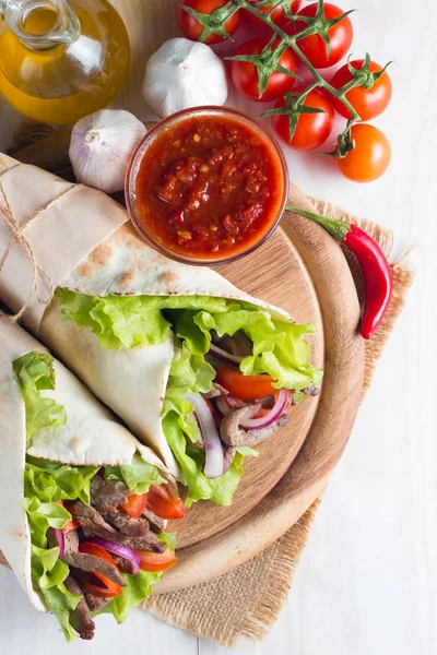 Foto Sándwich Mexicano Burrito Fajita Tacos Envoltura Tortilla Carne Res —  Fotos de Stock