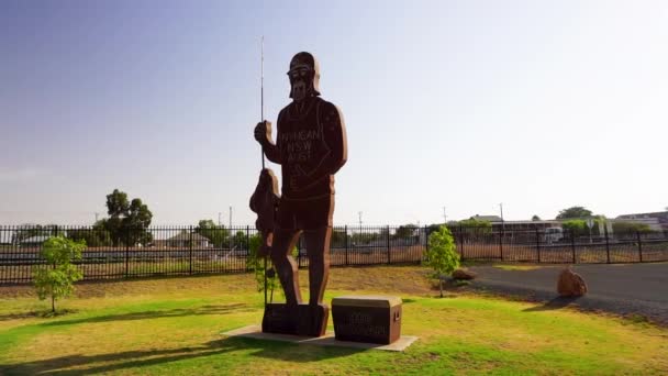 La estatua de Big Bogan en la ciudad de Nyngan, Bogan Shire, NSW ENERO, 13 de enero de 2020 — Vídeo de stock