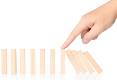 El durağı dominoları devrildi.