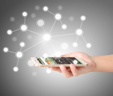  Akıllı telefon elinde.