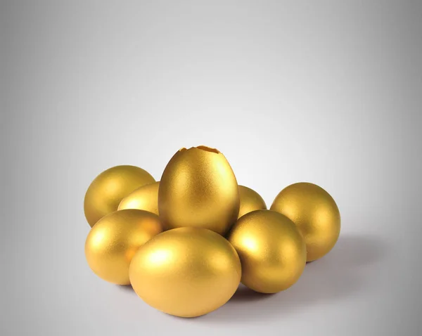 Golden  easter egg isolated — Stock Photo, Image