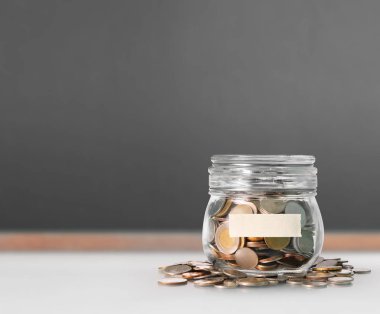 Kumbara cam, gümüş sikke