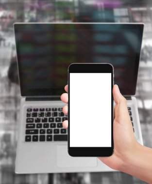 Elinizdeki akıllı telefona dokunun