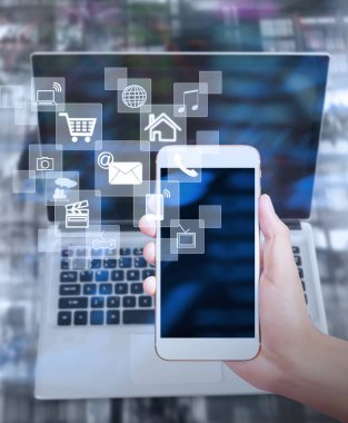 Elinizdeki akıllı telefona dokunun