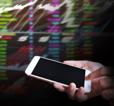 Elinizdeki akıllı telefona dokunun