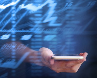 Elinizdeki akıllı telefona dokunun