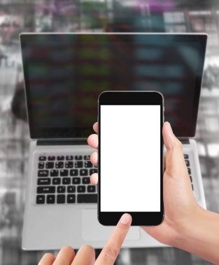 Elinizdeki akıllı telefona dokunun