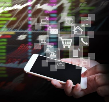 Elinizdeki akıllı telefona dokunun