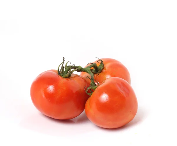 Красные помидоры спелые натуральные — стоковое фото