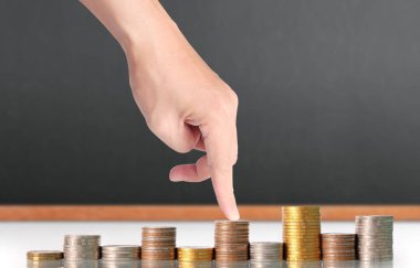 Sikke para koyarak el eller