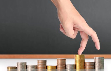 Sikke para koyarak el eller