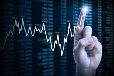 elden gelen mali grafik sembolleri ile işadamı 