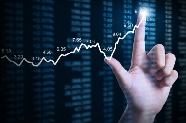 elden gelen mali grafik sembolleri ile işadamı 