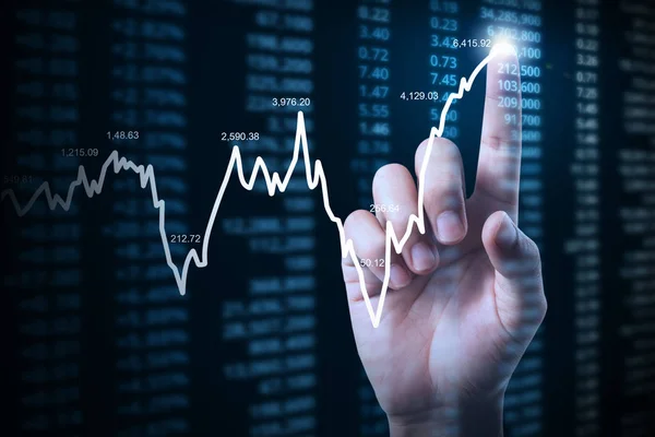 Elden gelen mali grafik sembolleri ile işadamı — Stok fotoğraf