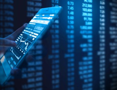 Elinizdeki akıllı telefona dokunun