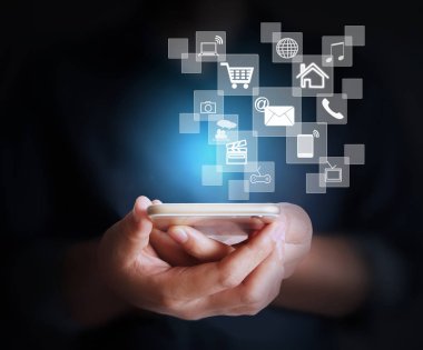 Elinizdeki akıllı telefona dokunun