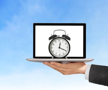 Erkek el holding laptop