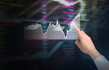 yatırım kavramı, işadamı ile elden gelen finansal simgeler
