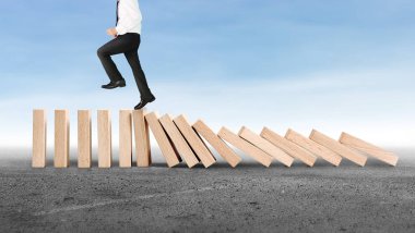 Dur Domino sürekli devrildi