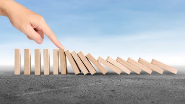 Dur Domino sürekli devrildi