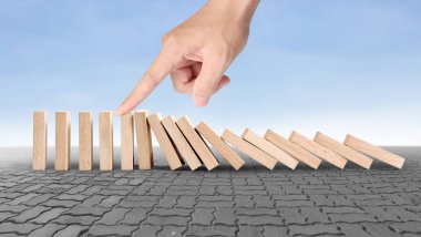 Dur Domino sürekli devrildi