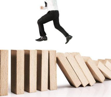 Dur bir domino sürekli devrildi