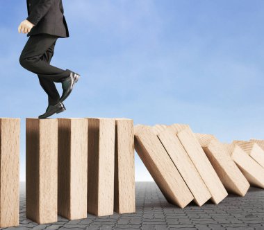 Dur Domino sürekli devrildi