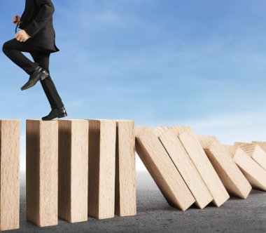 Dur Domino sürekli devrildi