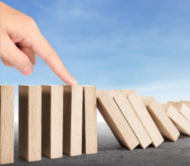 Dur Domino sürekli devrildi