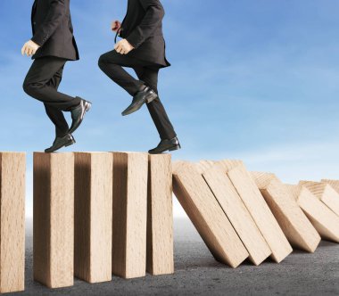 Dur Domino sürekli devrildi