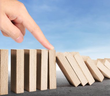 Dur Domino sürekli devrildi