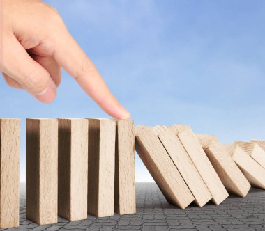 Dur Domino sürekli devrildi