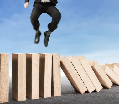 Dur Domino sürekli devrildi