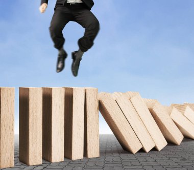 Dur Domino sürekli devrildi