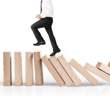 Dur bir domino sürekli devrildi