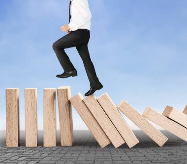 Dur Domino sürekli devrildi